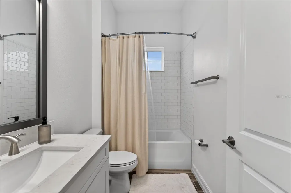 1071 SEAGRAPE DRIVE Ruskin, FL 33570