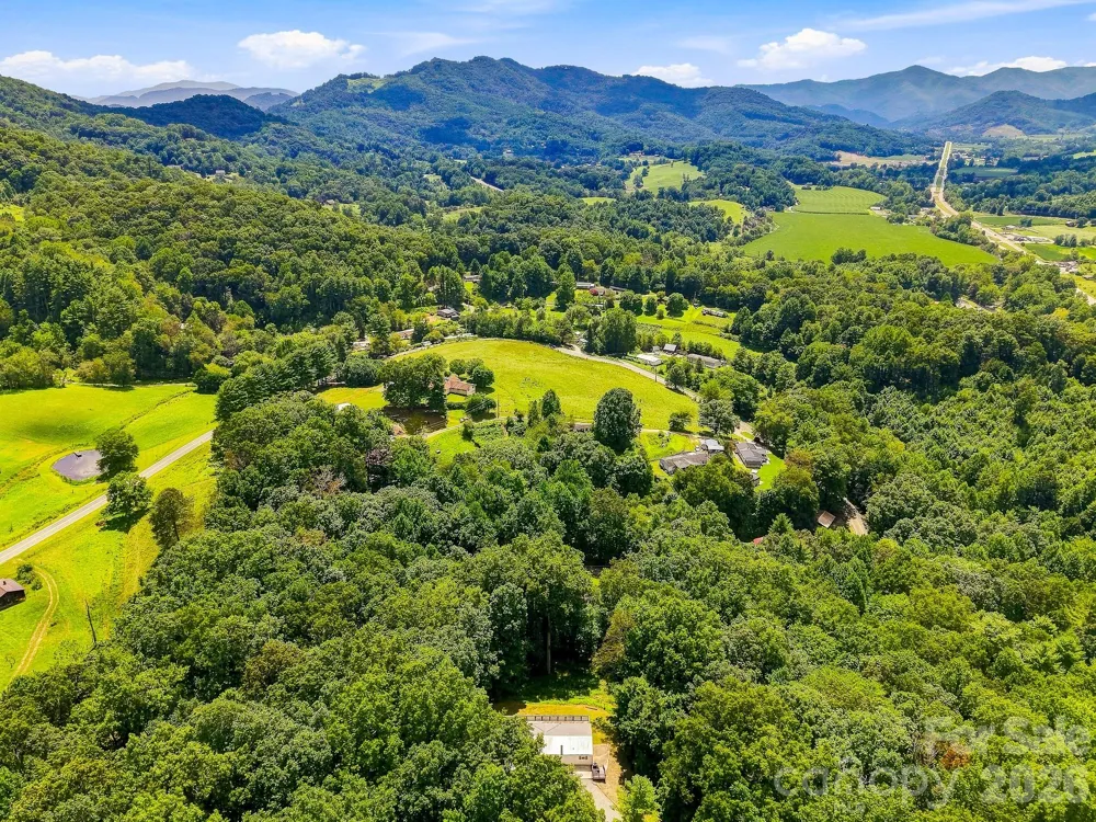 520 Maranatha Way Waynesville, NC 28785