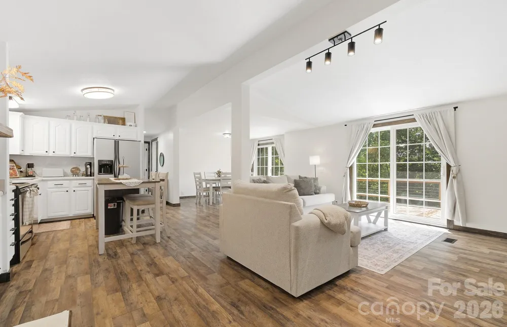 520 Maranatha Way Waynesville, NC 28785