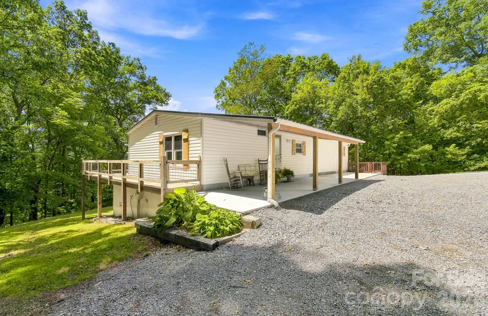 520 Maranatha Way Waynesville, NC 28785