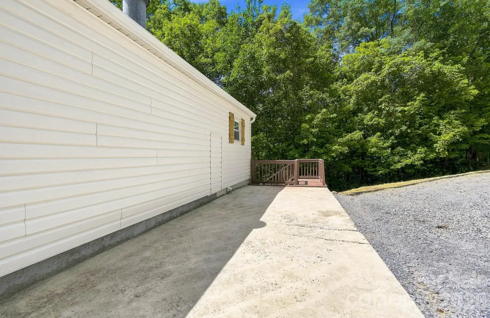 520 Maranatha Way Waynesville, NC 28785