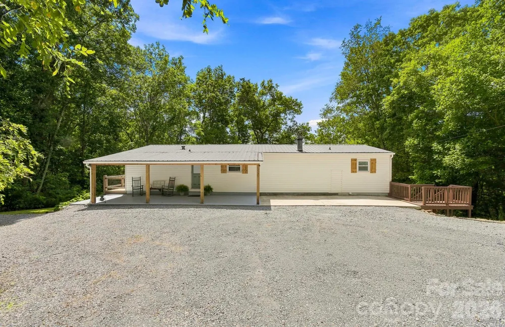 520 Maranatha Way Waynesville, NC 28785