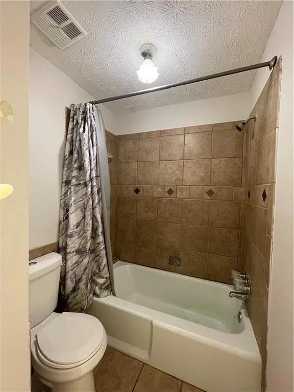 215 Dix Lee On Drive Fayetteville, GA 30214