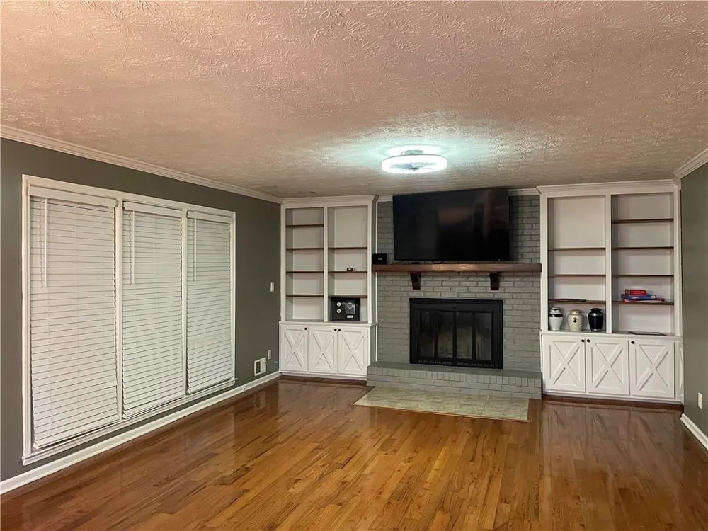 215 Dix Lee On Drive Fayetteville, GA 30214