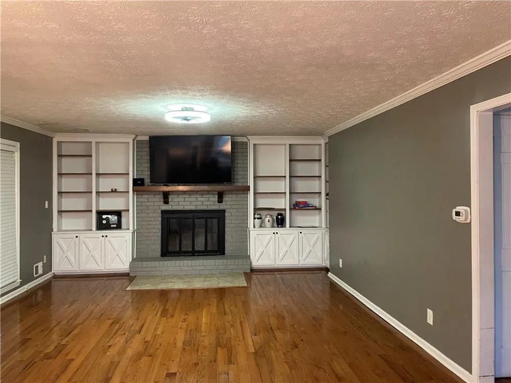 215 Dix Lee On Drive Fayetteville, GA 30214