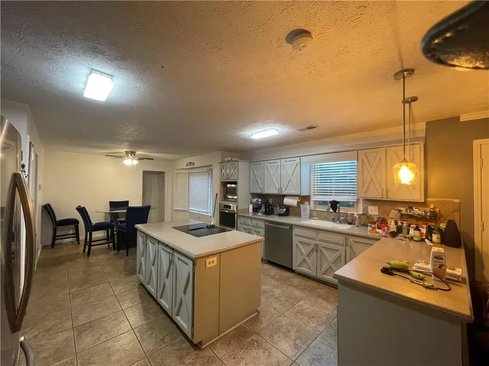 215 Dix Lee On Drive Fayetteville, GA 30214