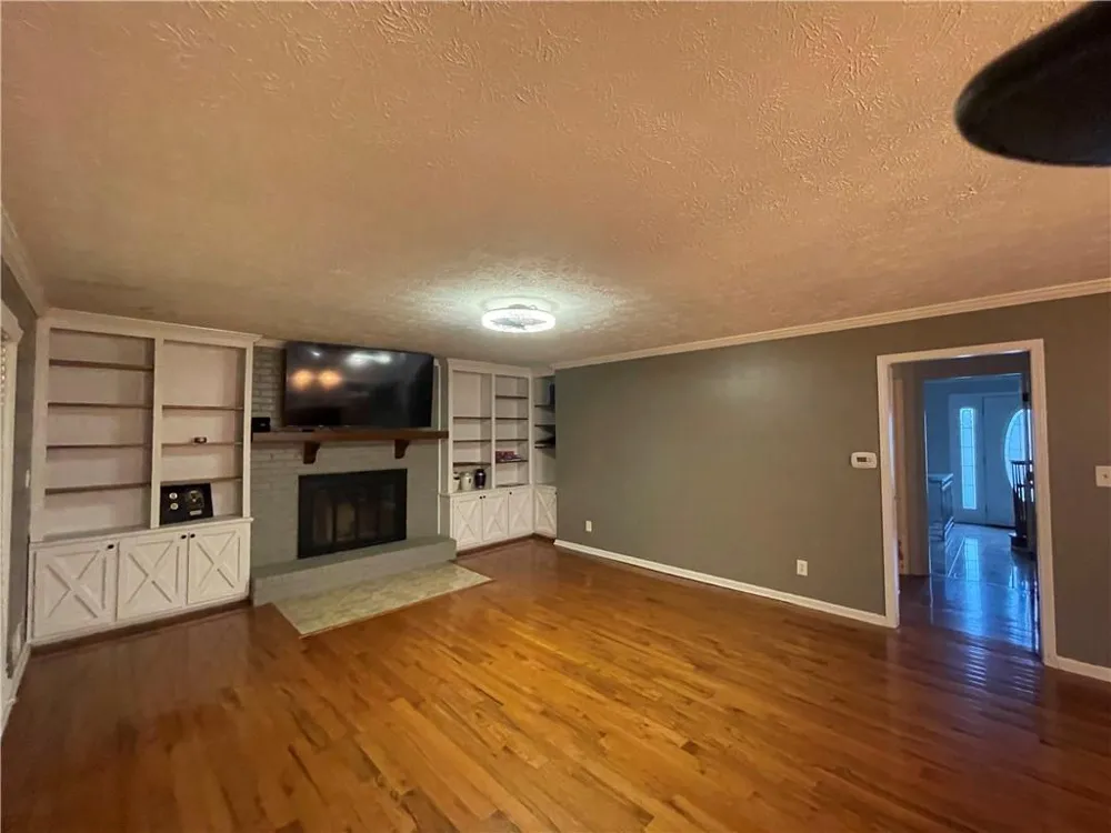 215 Dix Lee On Drive Fayetteville, GA 30214