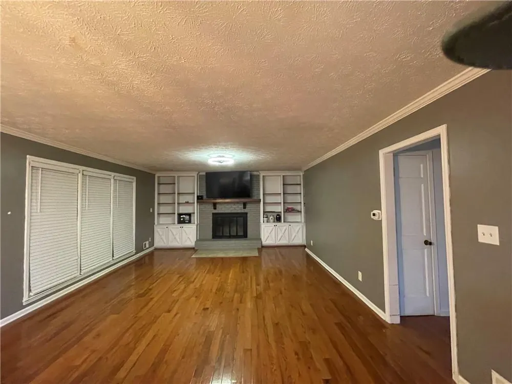 215 Dix Lee On Drive Fayetteville, GA 30214