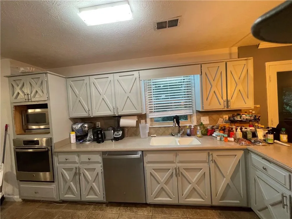 215 Dix Lee On Drive Fayetteville, GA 30214
