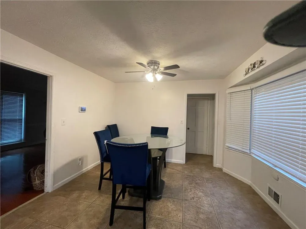 215 Dix Lee On Drive Fayetteville, GA 30214