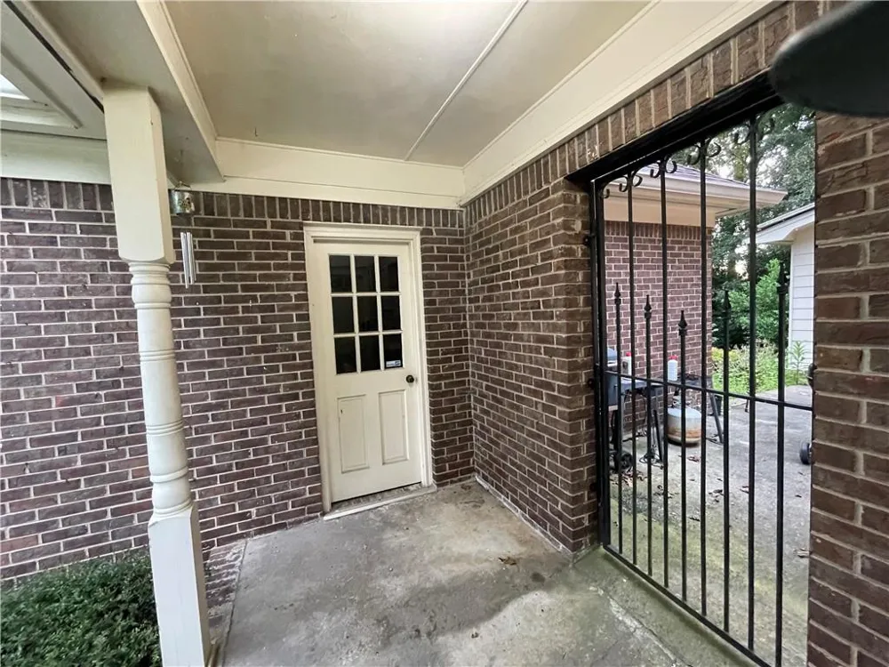 215 Dix Lee On Drive Fayetteville, GA 30214