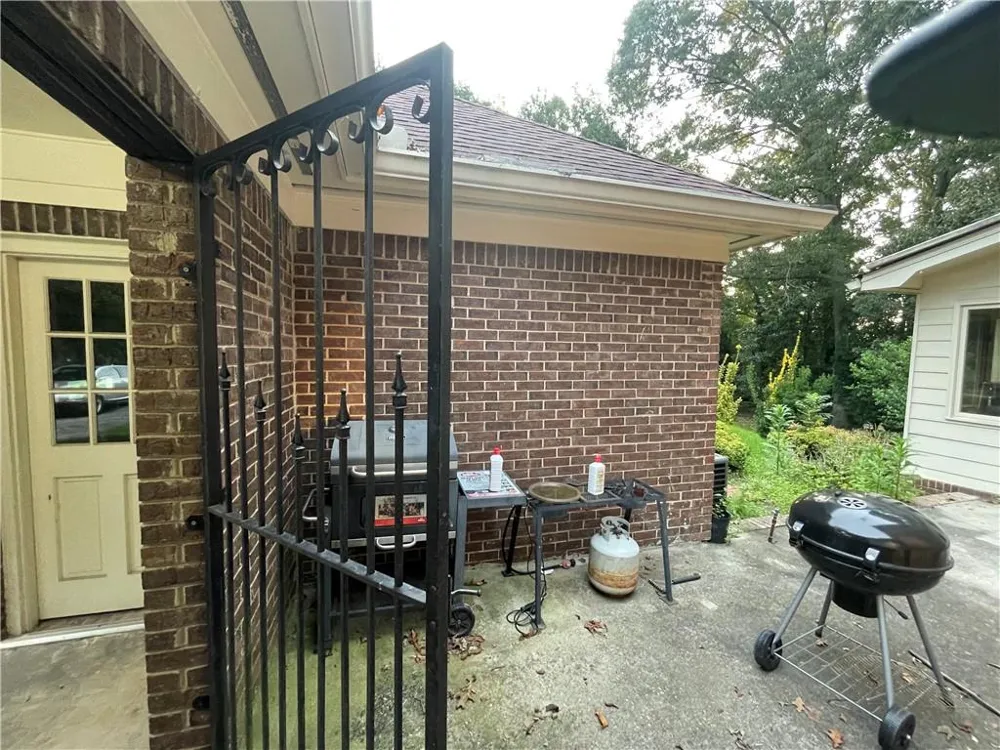 215 Dix Lee On Drive Fayetteville, GA 30214
