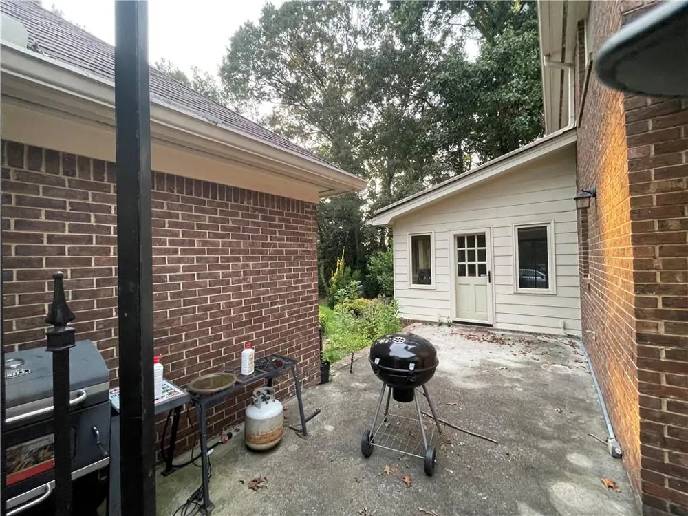 215 Dix Lee On Drive Fayetteville, GA 30214