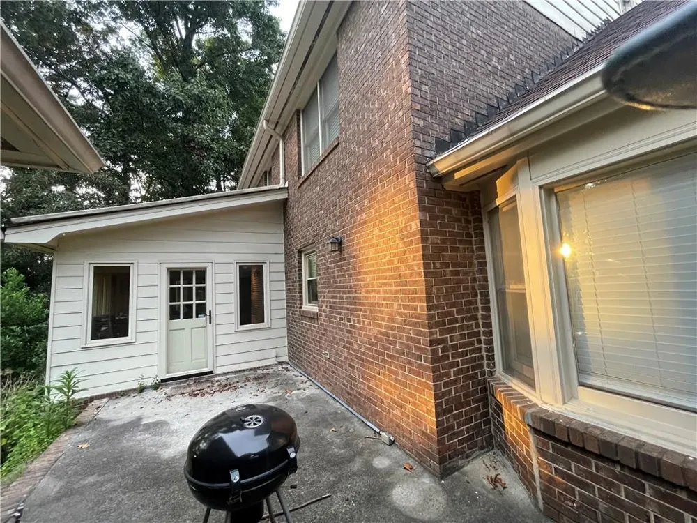 215 Dix Lee On Drive Fayetteville, GA 30214