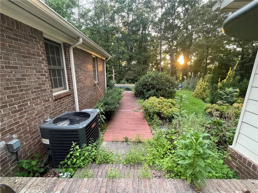 215 Dix Lee On Drive Fayetteville, GA 30214