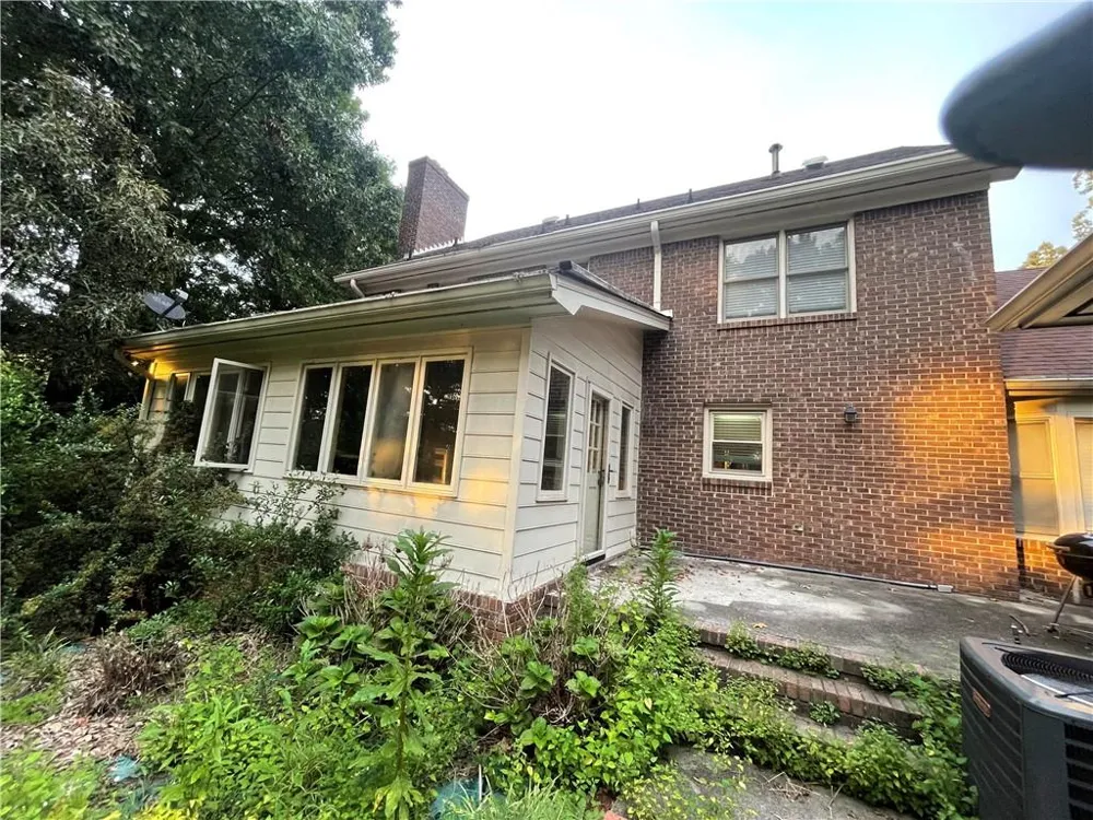 215 Dix Lee On Drive Fayetteville, GA 30214