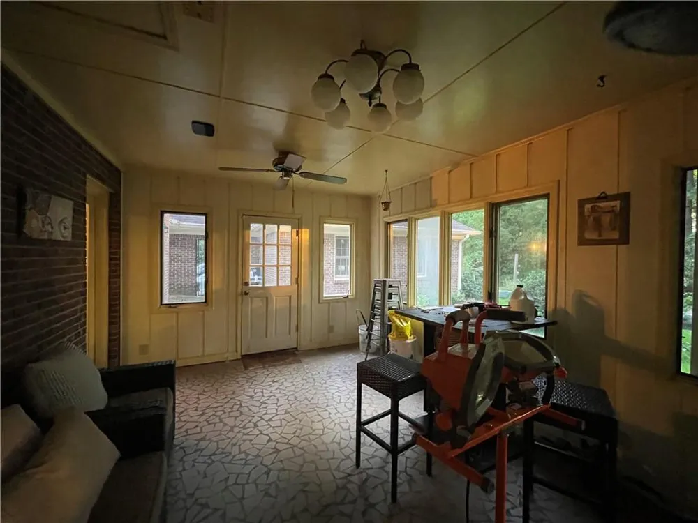 215 Dix Lee On Drive Fayetteville, GA 30214