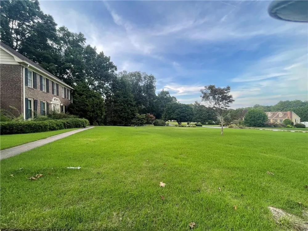 215 Dix Lee On Drive Fayetteville, GA 30214