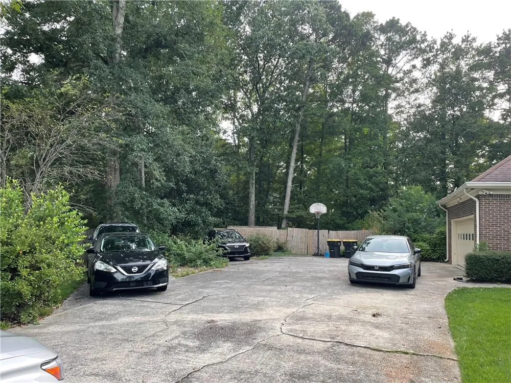 215 Dix Lee On Drive Fayetteville, GA 30214