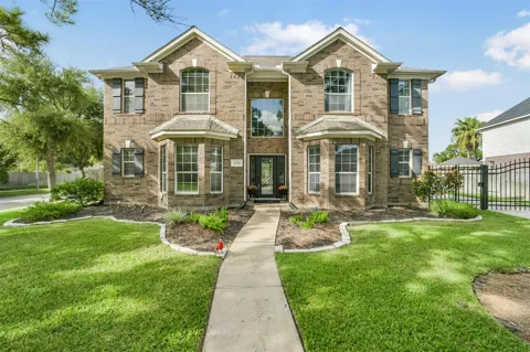 15730 Lake Loop Drive