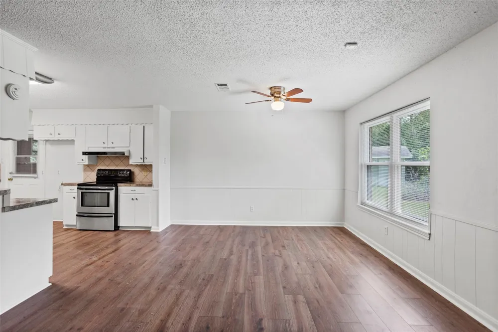 1717 Jones Street Alvin, TX 77511