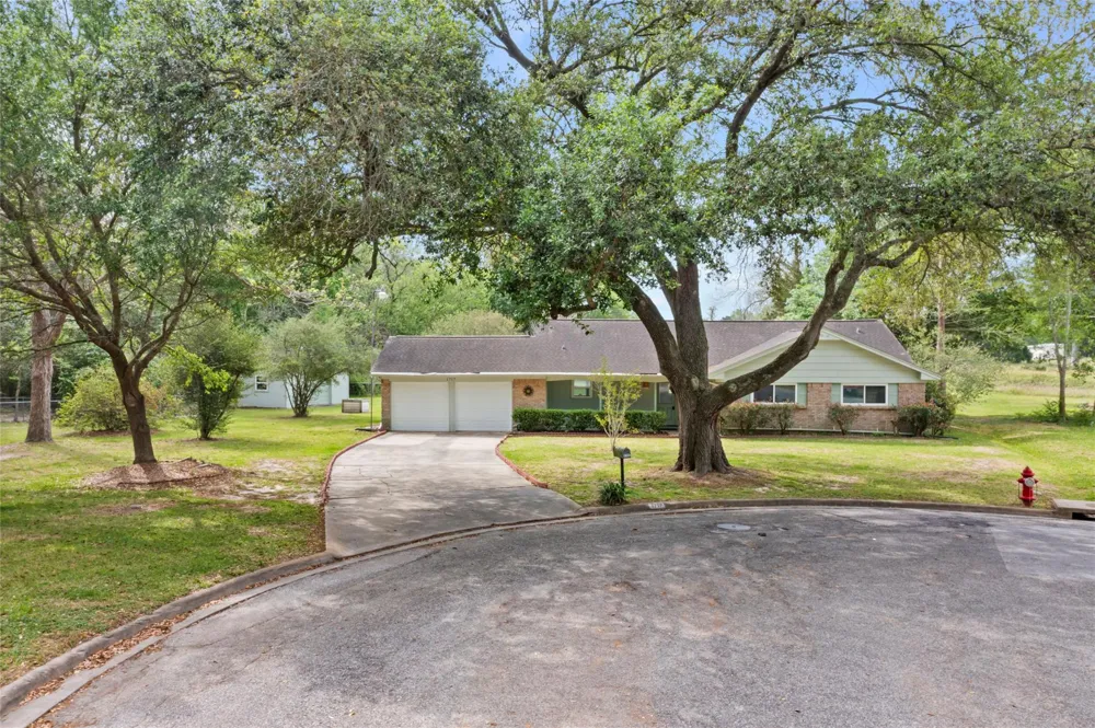 1717 Jones Street Alvin, TX 77511