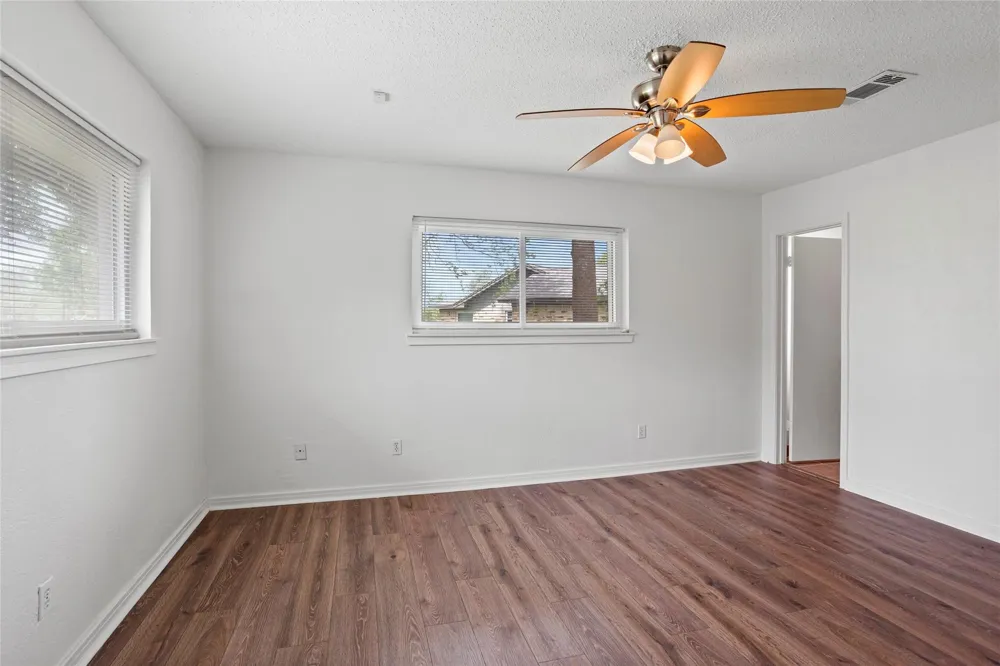 1717 Jones Street Alvin, TX 77511