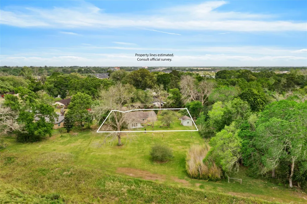1717 Jones Street Alvin, TX 77511
