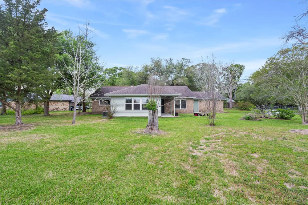 1717 Jones Street Alvin, TX 77511