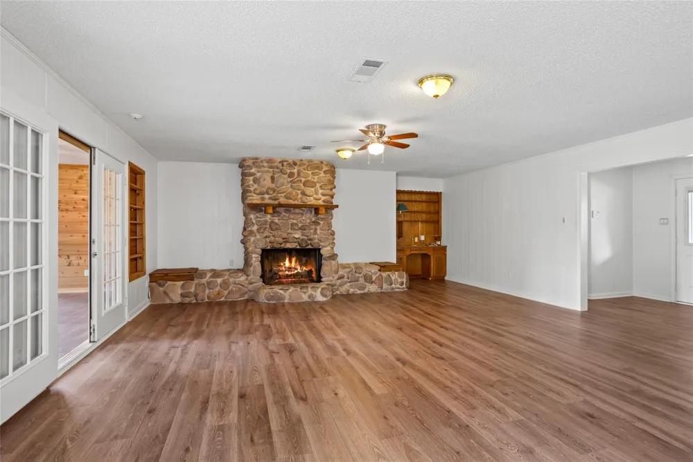 1717 Jones Street Alvin, TX 77511