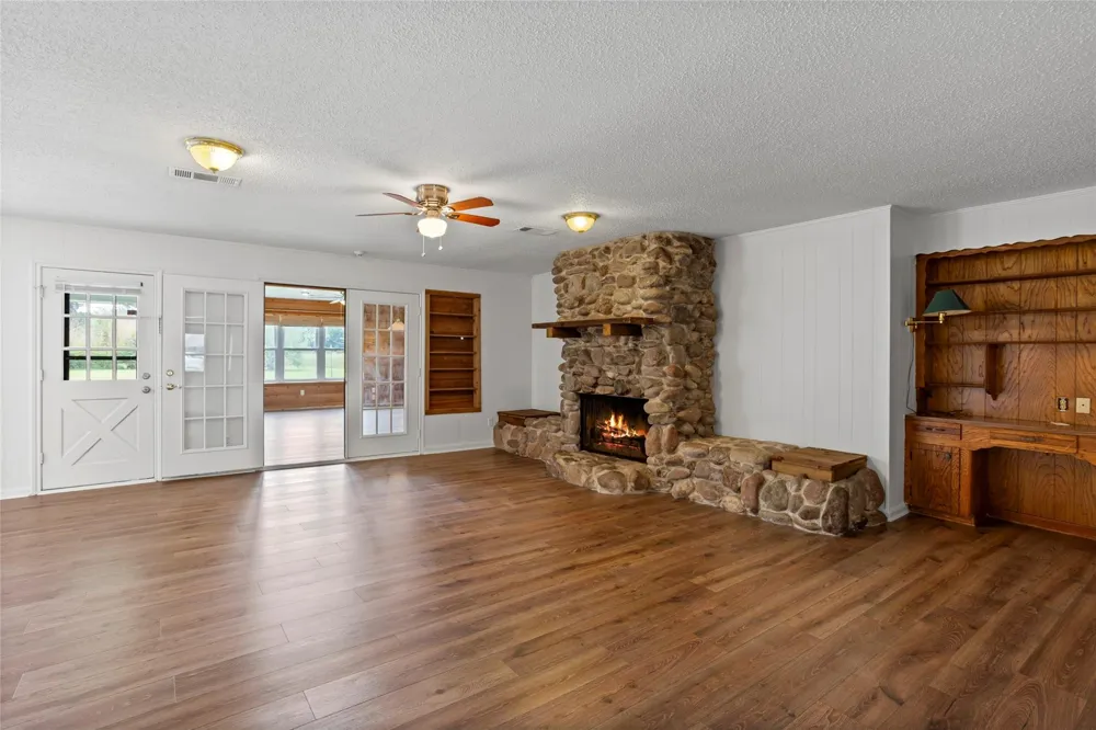 1717 Jones Street Alvin, TX 77511