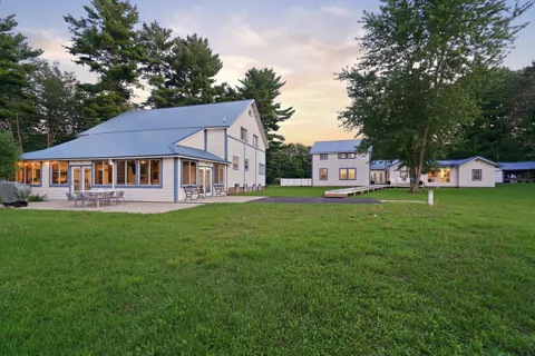 7095 Orchard Lake Drive