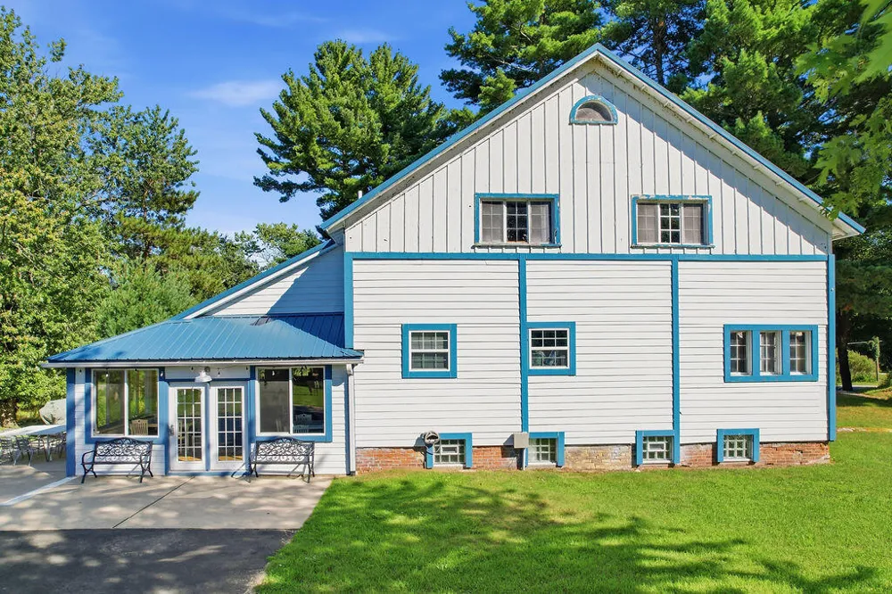 7095 Orchard Lake Drive South Haven, MI 49090