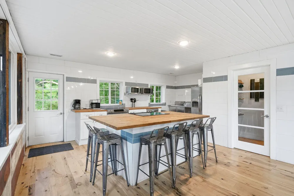 7095 Orchard Lake Drive South Haven, MI 49090