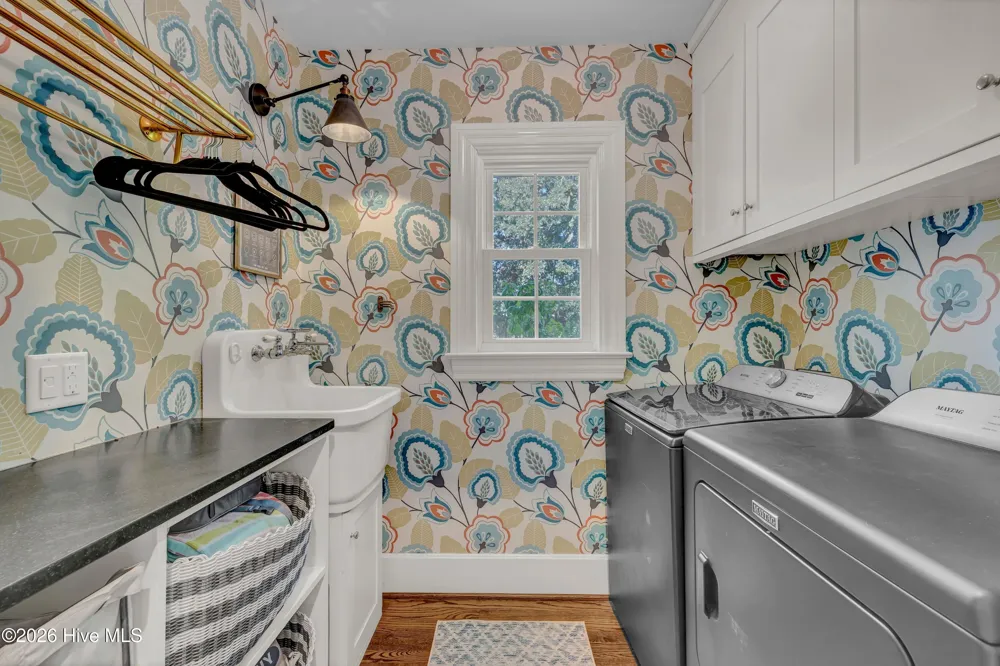 318 Colonial Drive Wilmington, NC 28403
