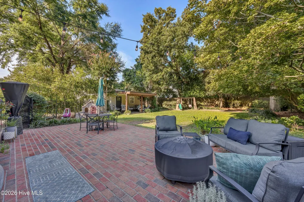 318 Colonial Drive Wilmington, NC 28403