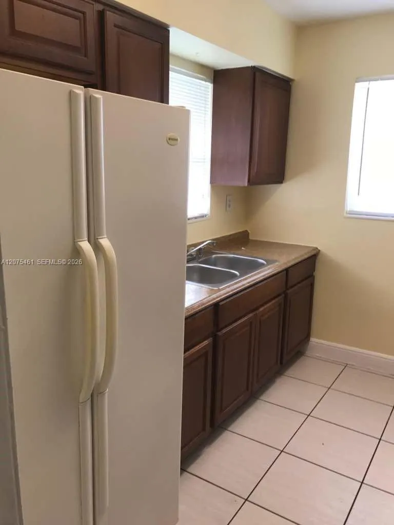 807 SW 5th Ct #back Hallandale Beach, FL 33009
