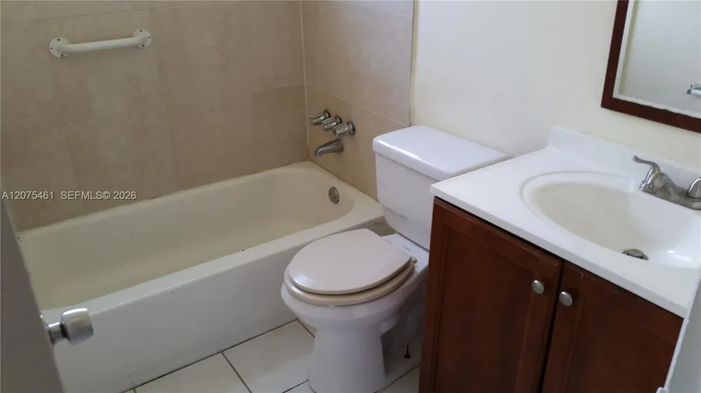 807 SW 5th Ct #back Hallandale Beach, FL 33009