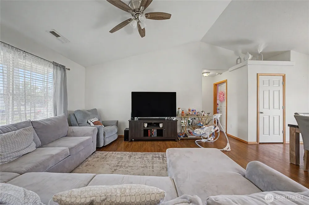 1118 W Luta Street Moses Lake, WA 98837