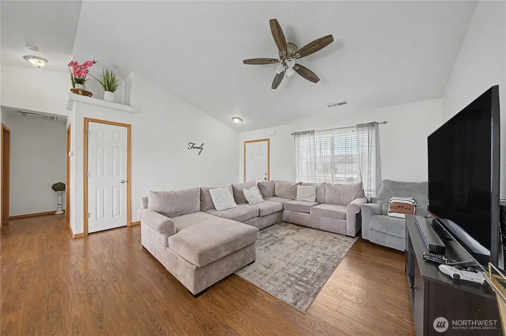 1118 W Luta Street Moses Lake, WA 98837