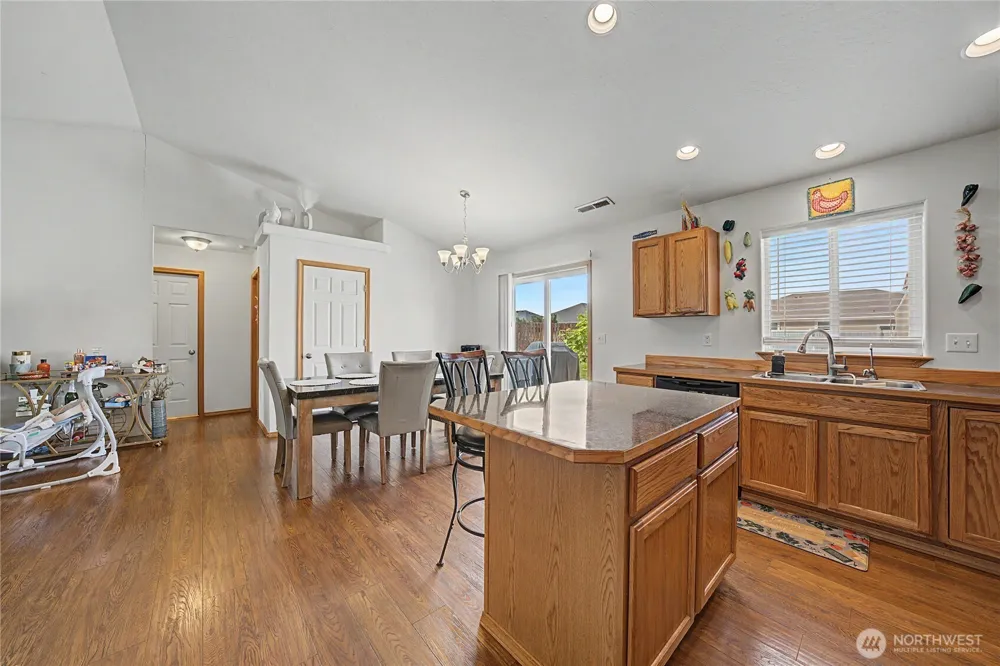 1118 W Luta Street Moses Lake, WA 98837