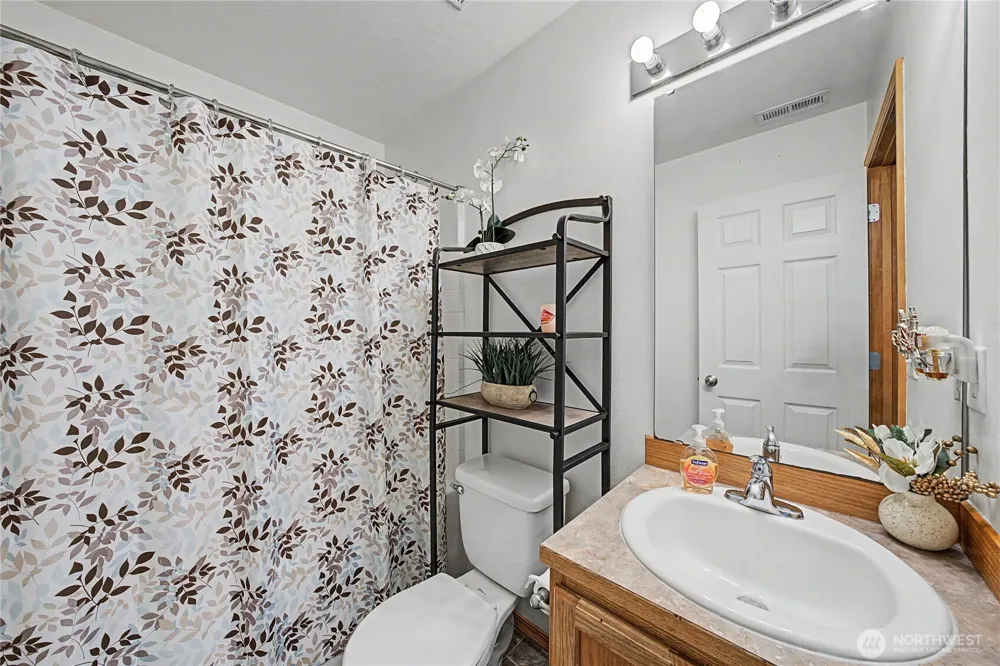 1118 W Luta Street Moses Lake, WA 98837