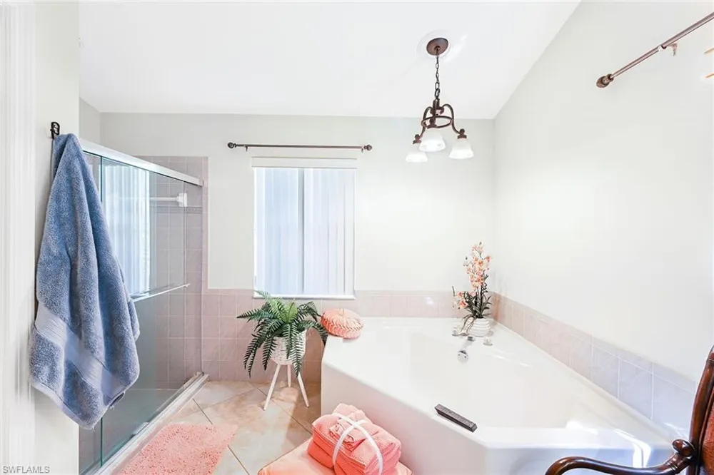 589 Lambton Lane Naples, FL 34104