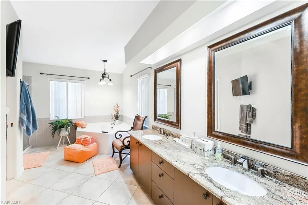 589 Lambton Lane Naples, FL 34104