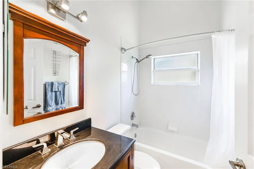589 Lambton Lane Naples, FL 34104