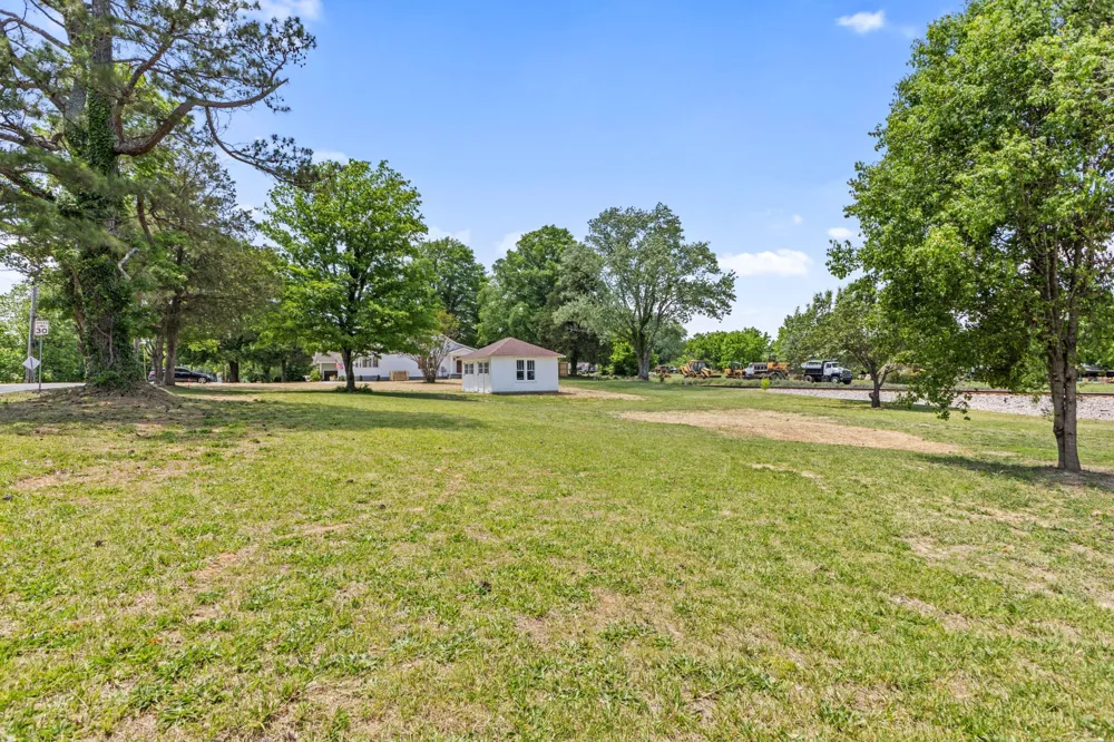3217 Church St Burns, TN 37029
