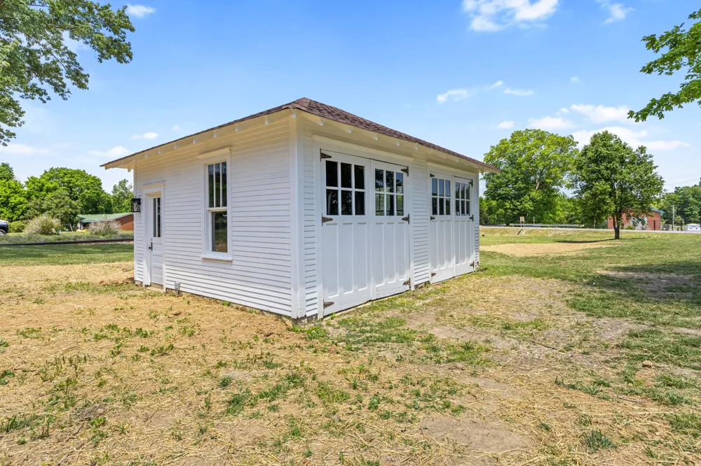 3217 Church St Burns, TN 37029