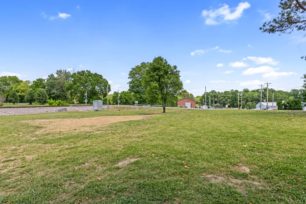 3217 Church St Burns, TN 37029