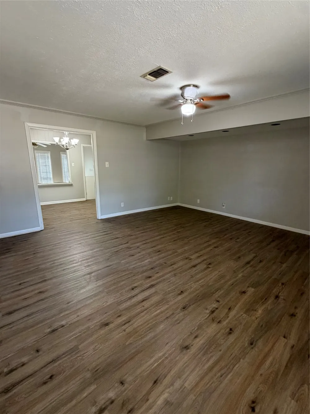 2220 Bella Vista Drive Paris, TX 75460