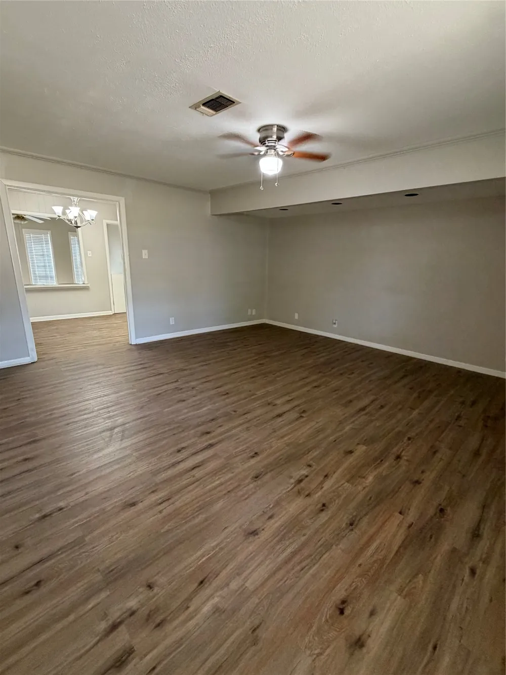 2220 Bella Vista Drive Paris, TX 75460